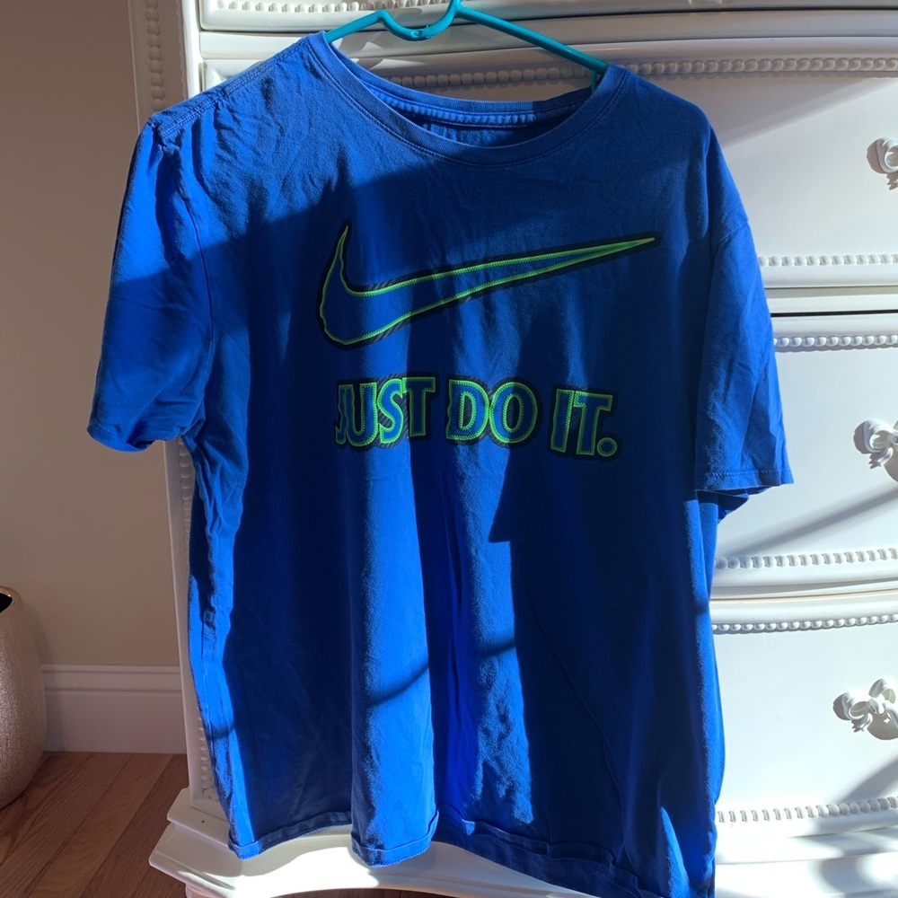 nike tee
